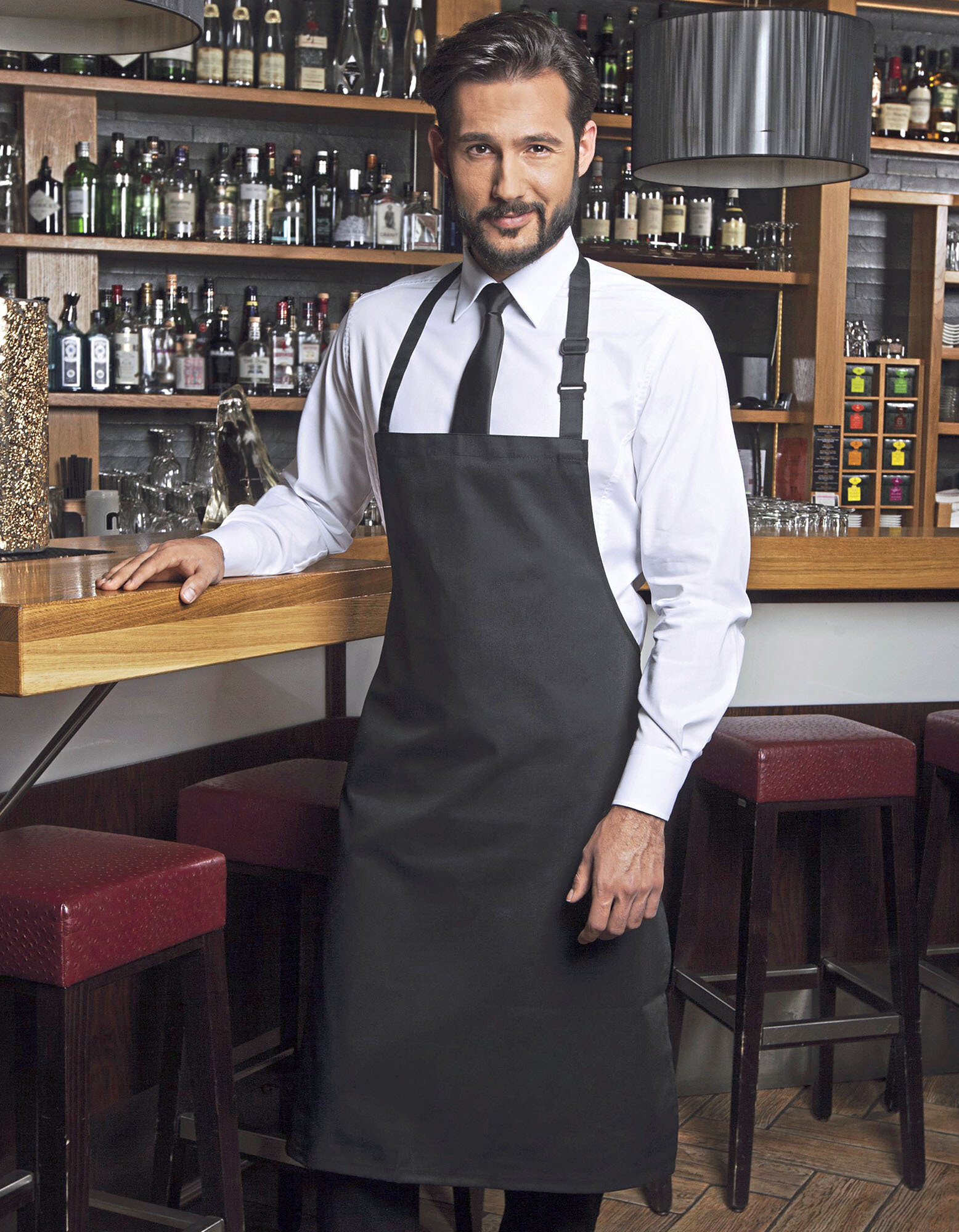 Basic bib apron with buckle