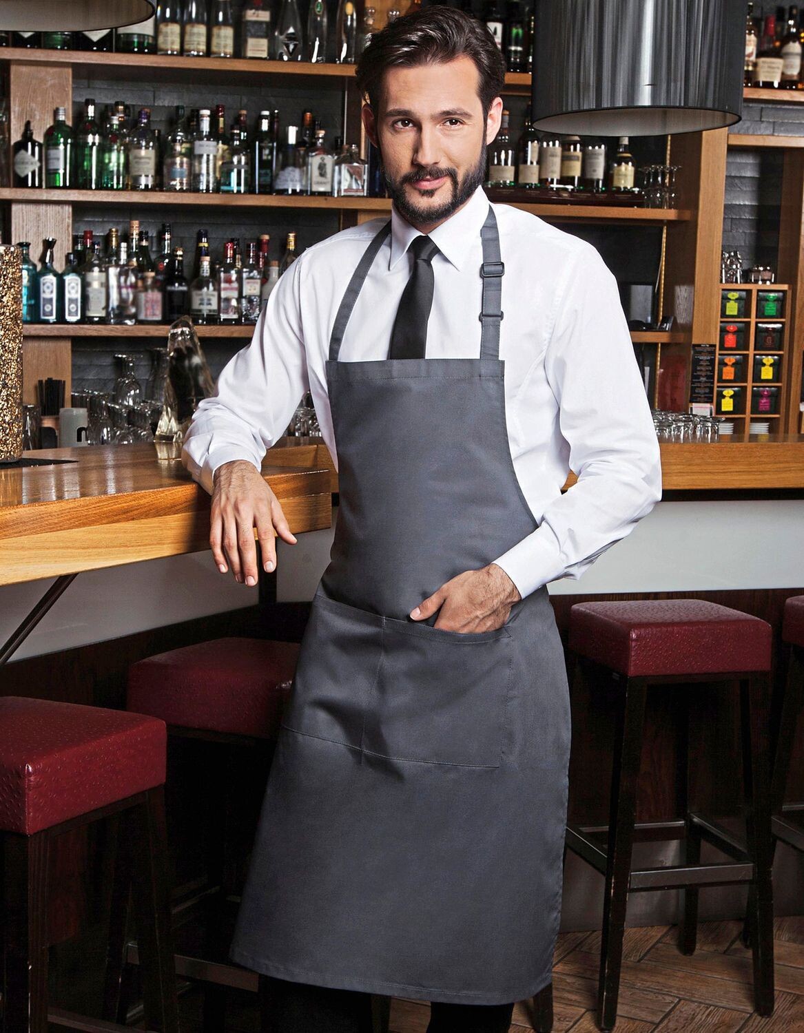 Basic bib apron with pocket and buckle