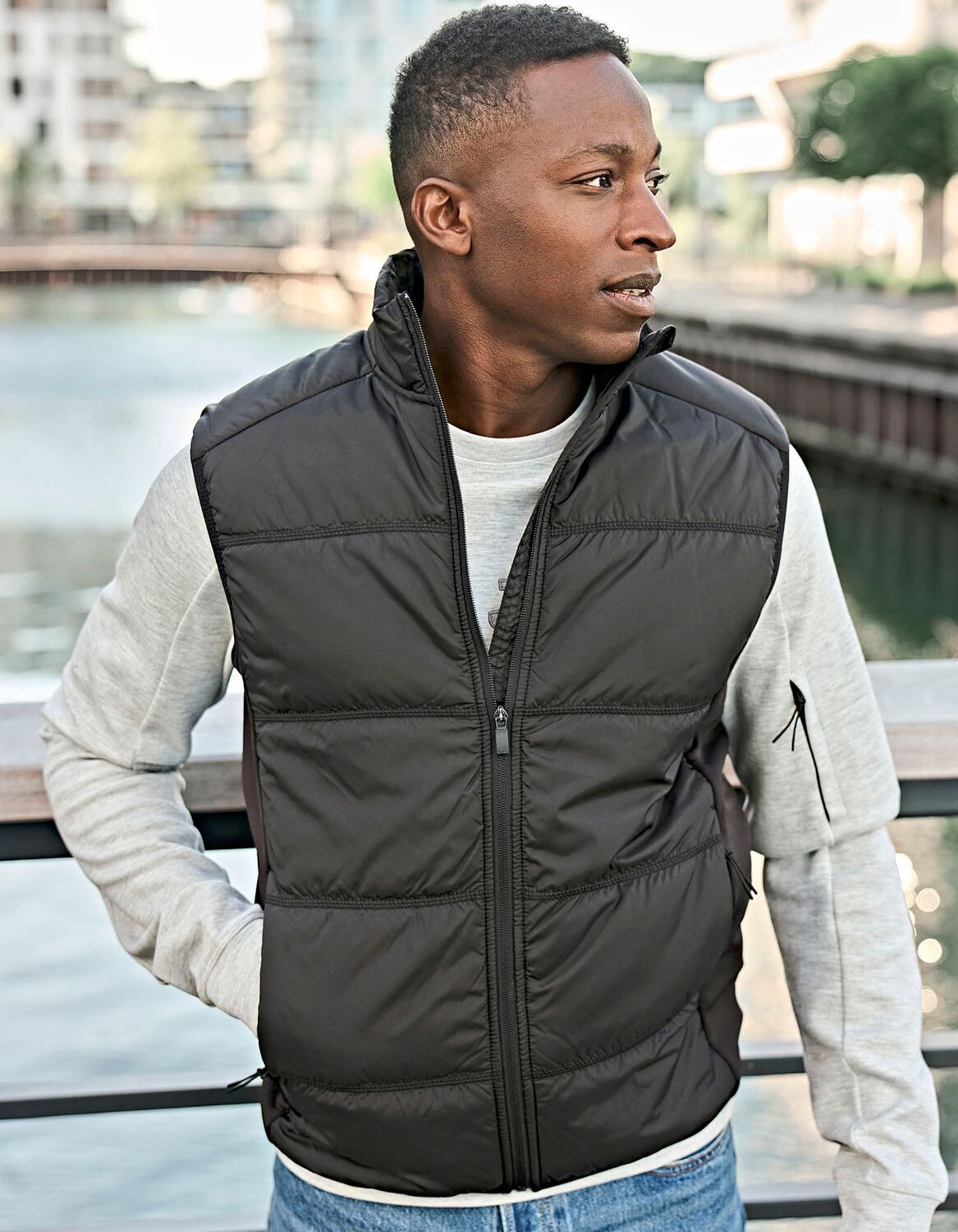 Hybrid stretch body warmer