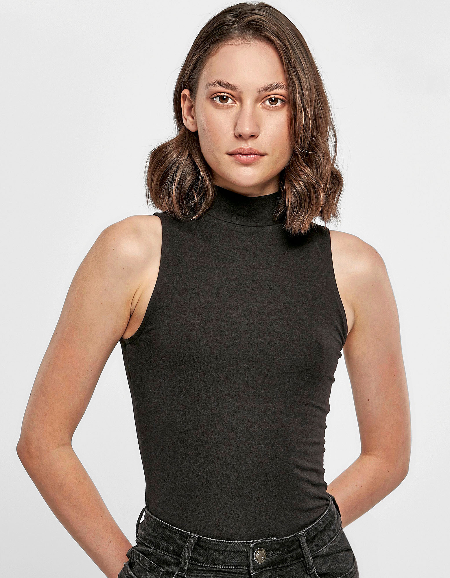 Ladies Sleeveless Turtleneck Body