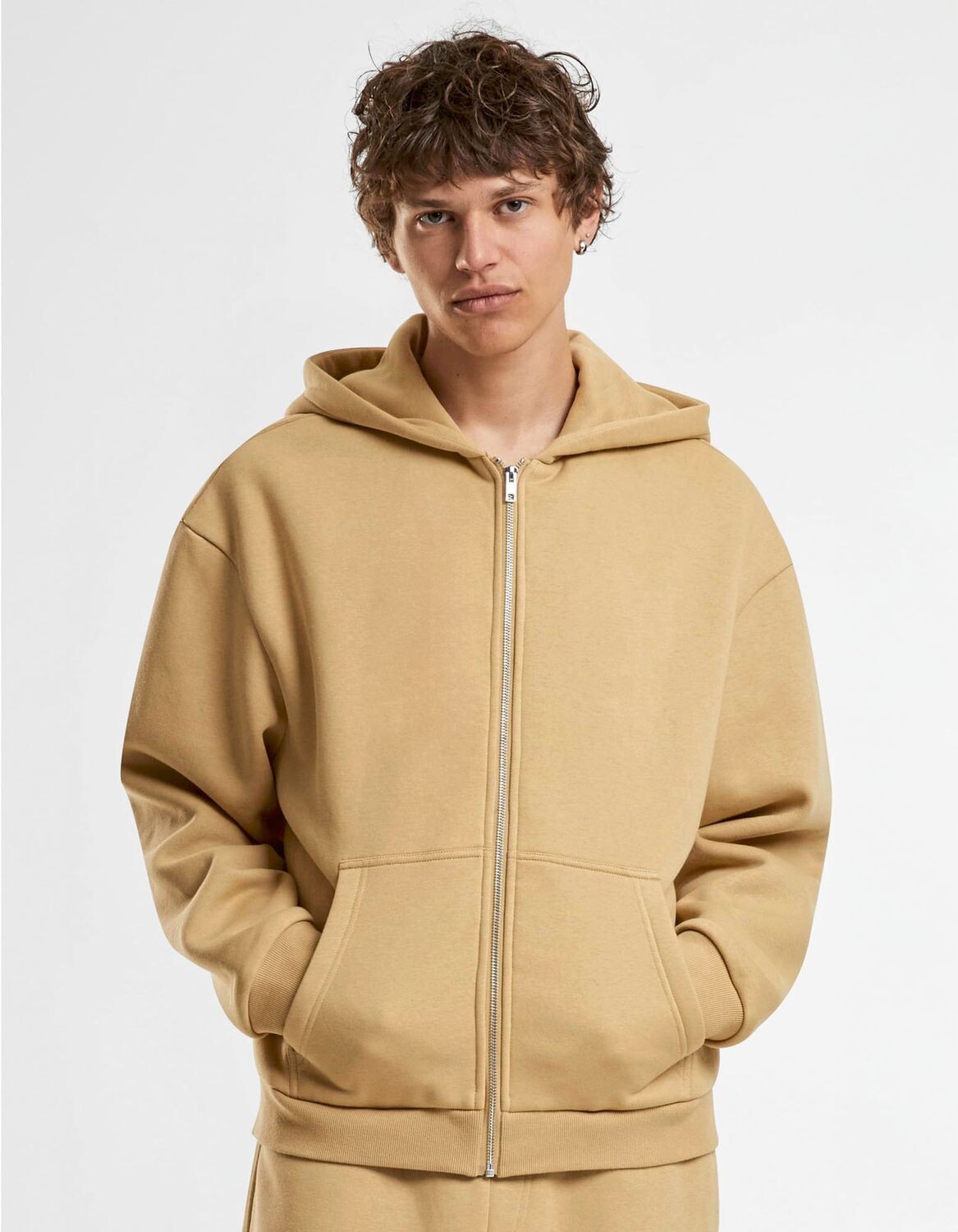Felpa con cappuccio e zip vaporosa