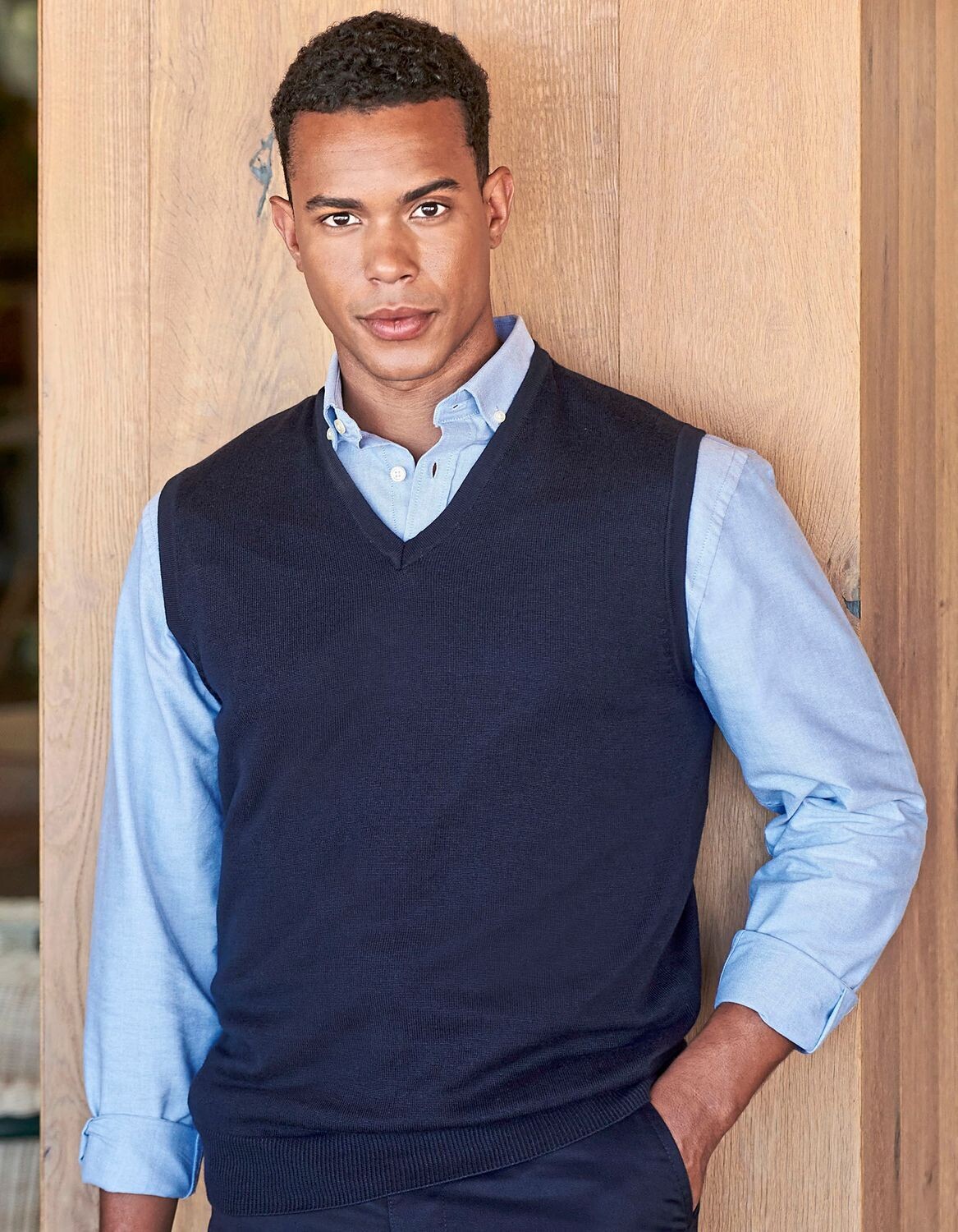 Maglia leggera senza maniche da uomo con scollo a V