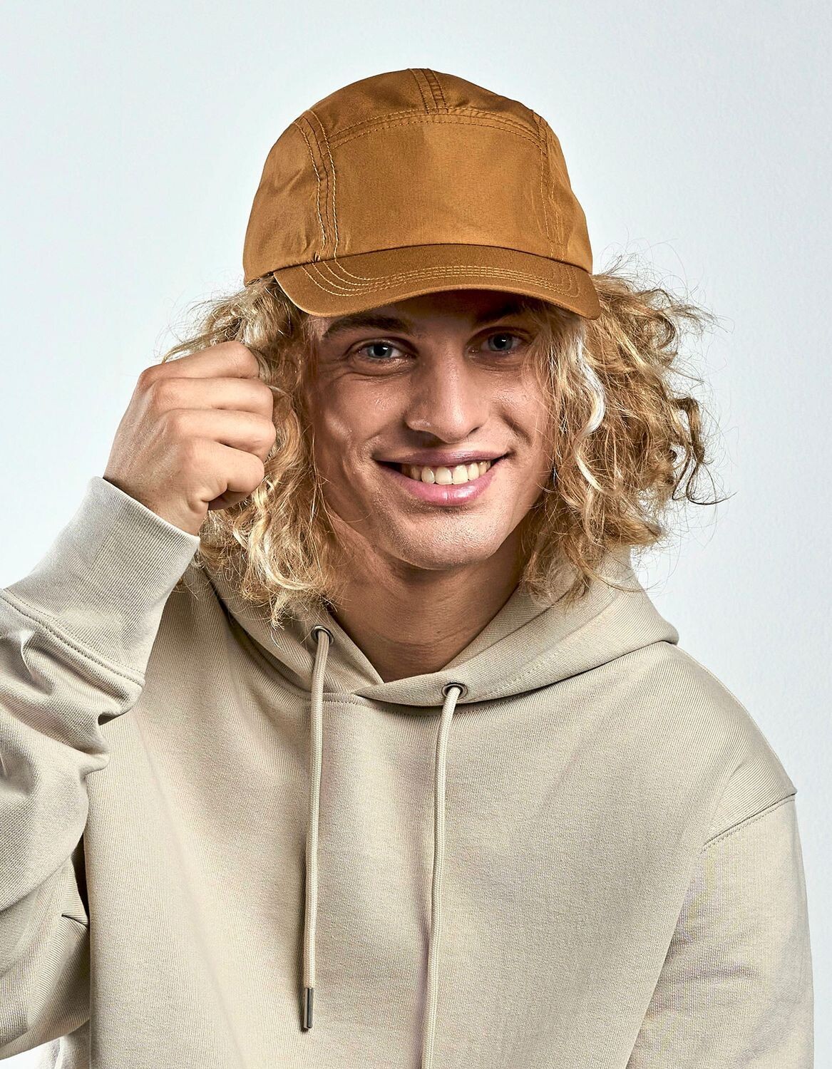 Cappello a pioggia riciclato