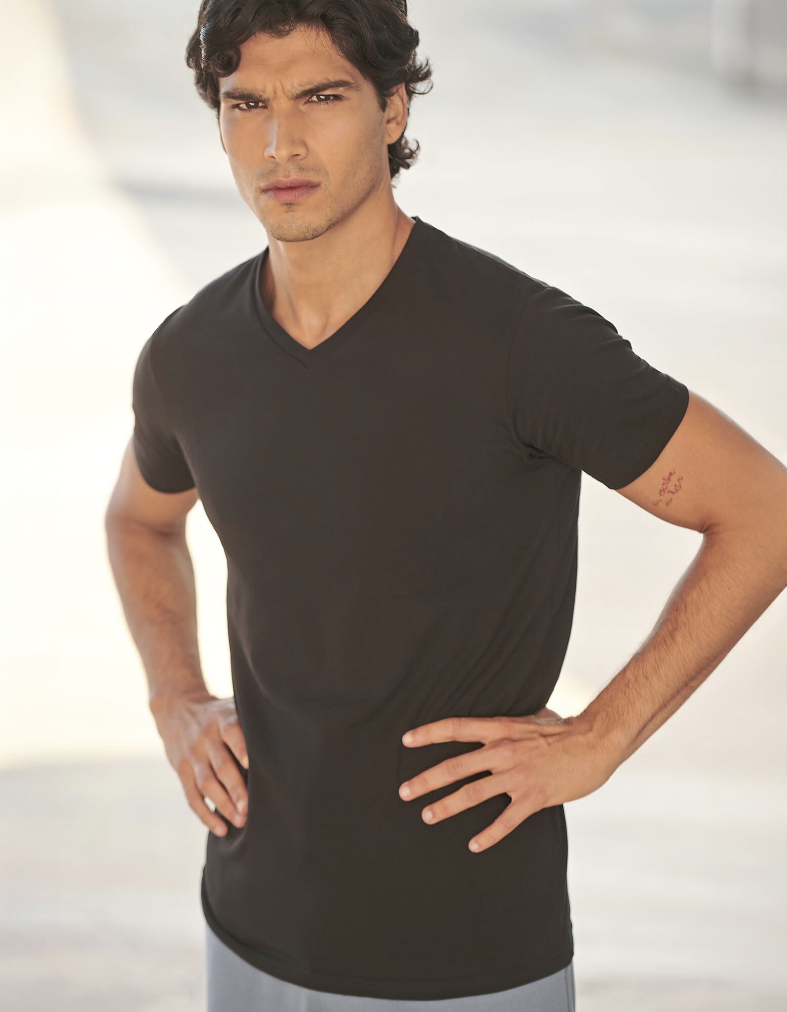 Men's Feel Good Stretch V-Neck T