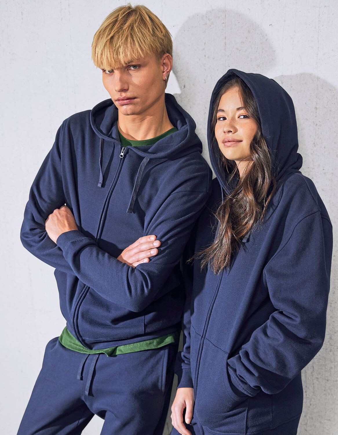 ID.334 Cappuccio con zip