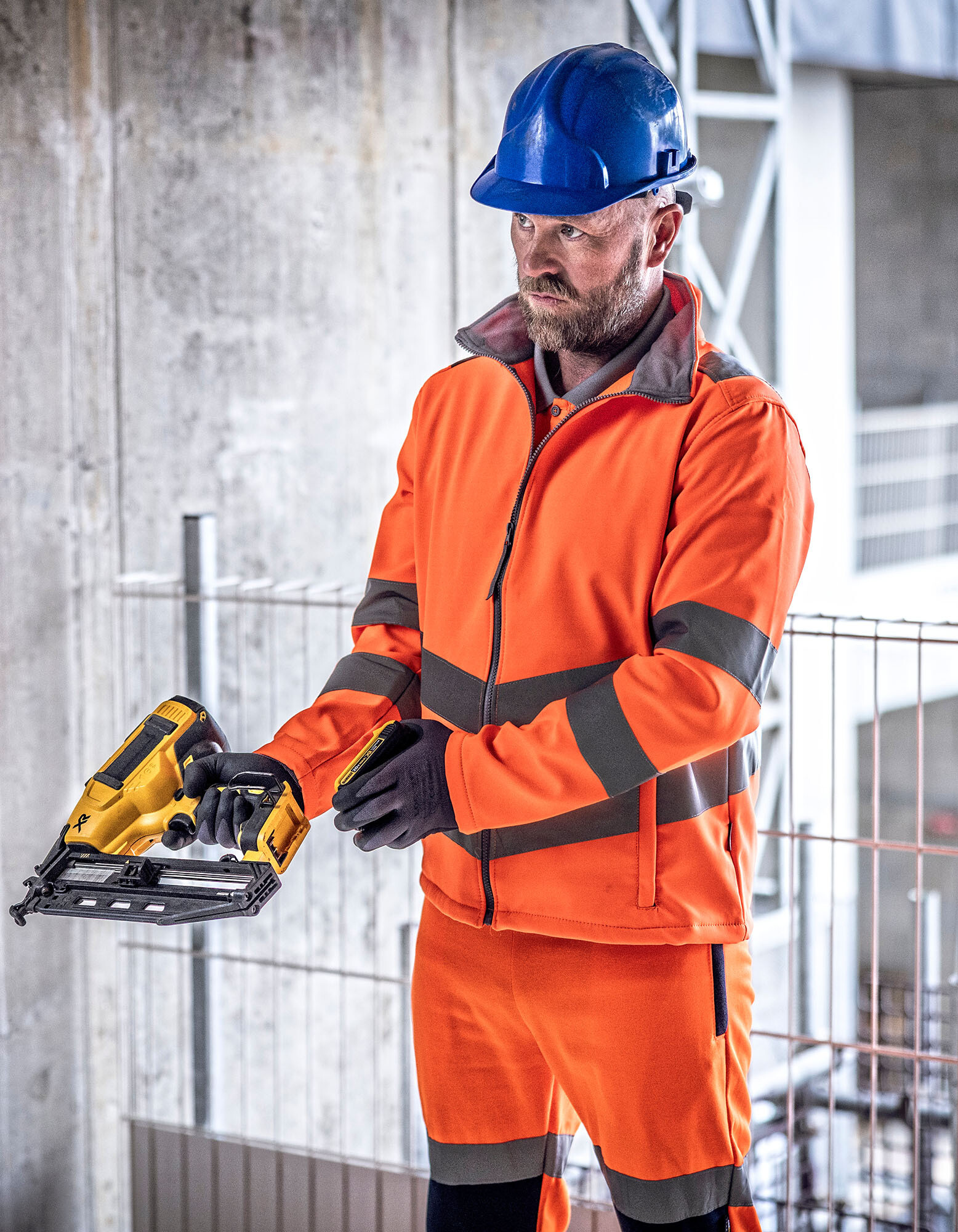 Pro Contract Hi-Vis Ablaze 2L Softshell Jacket