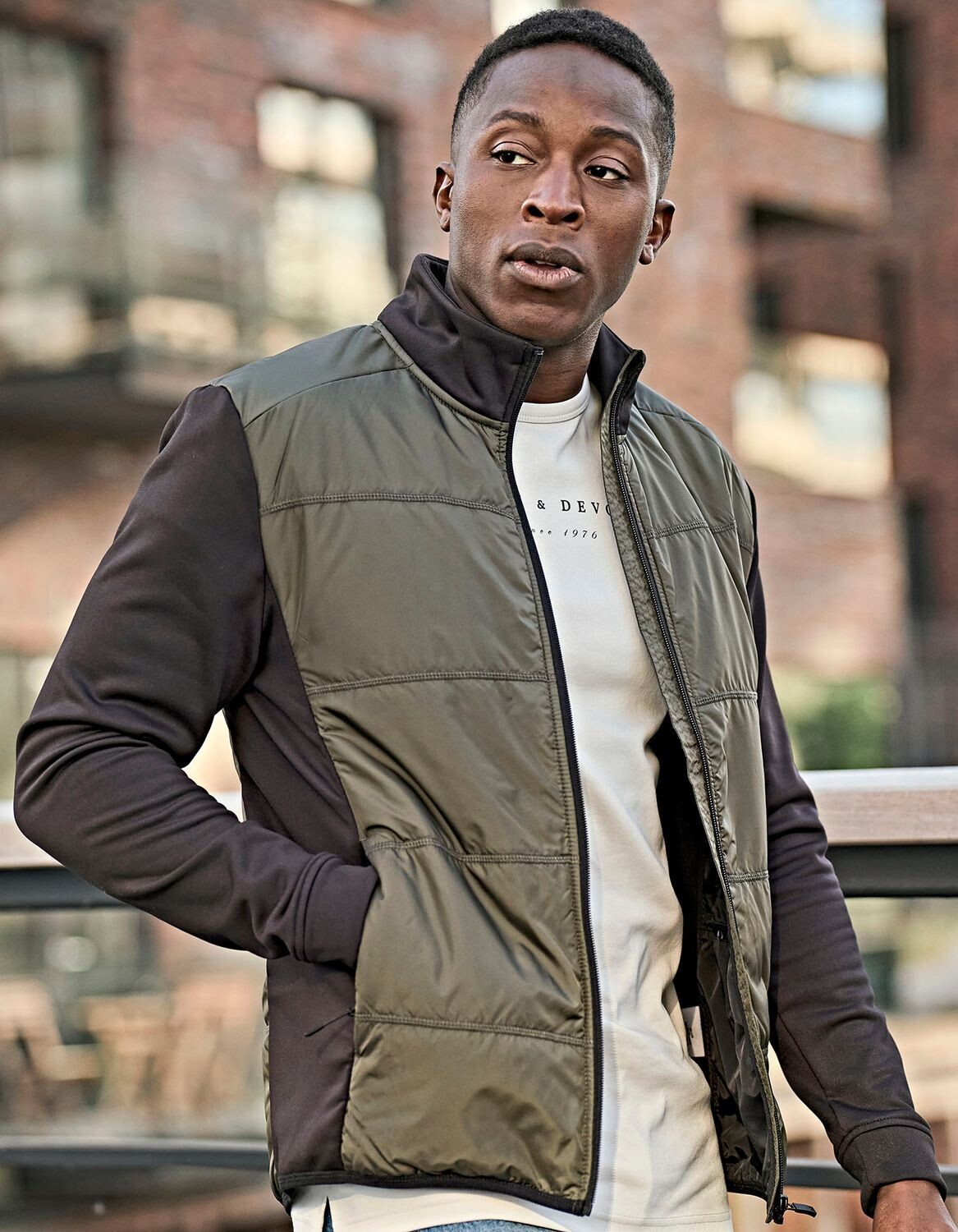 Chaqueta elástica híbrida