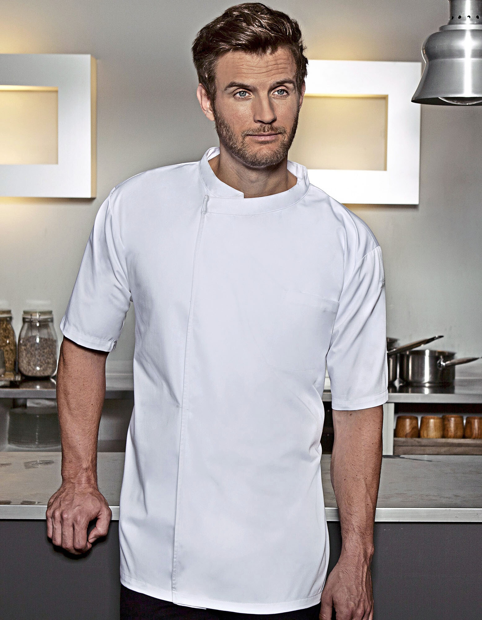 Basic short-sleeved throw-over chef's shirt