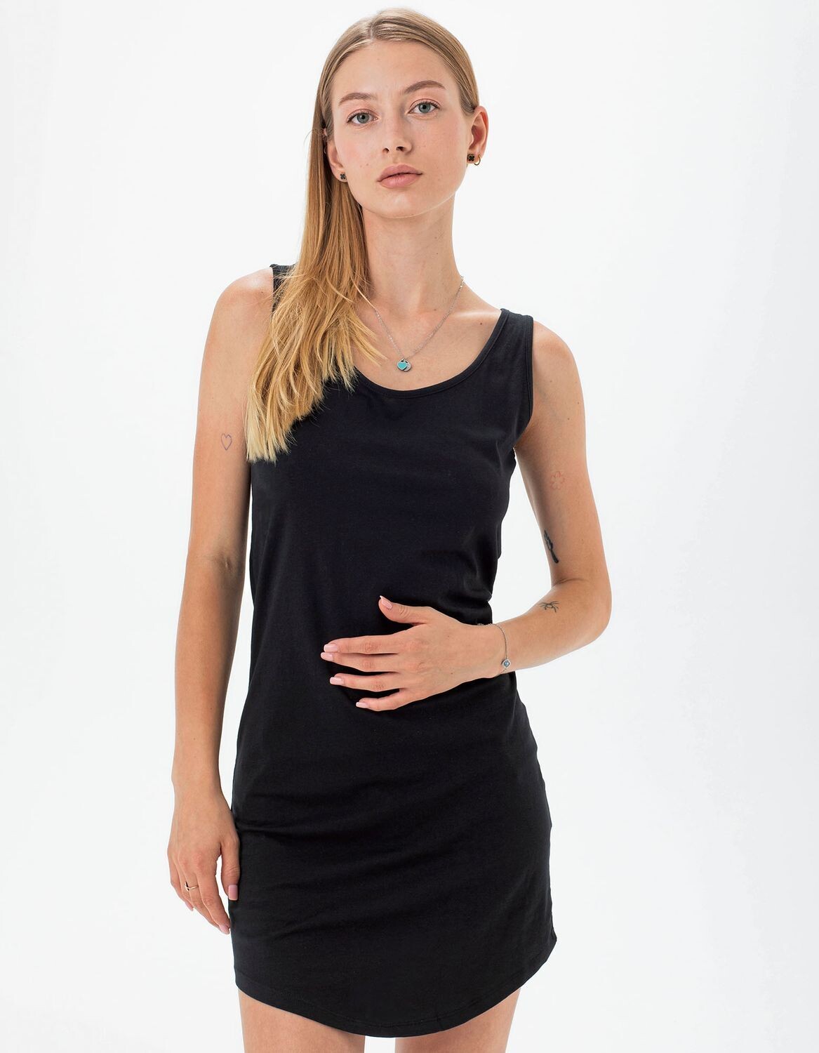 Vestido sin mangas con corte curvo