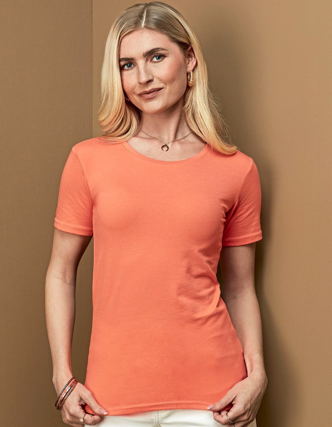 Stretch-T Relaxed Donna