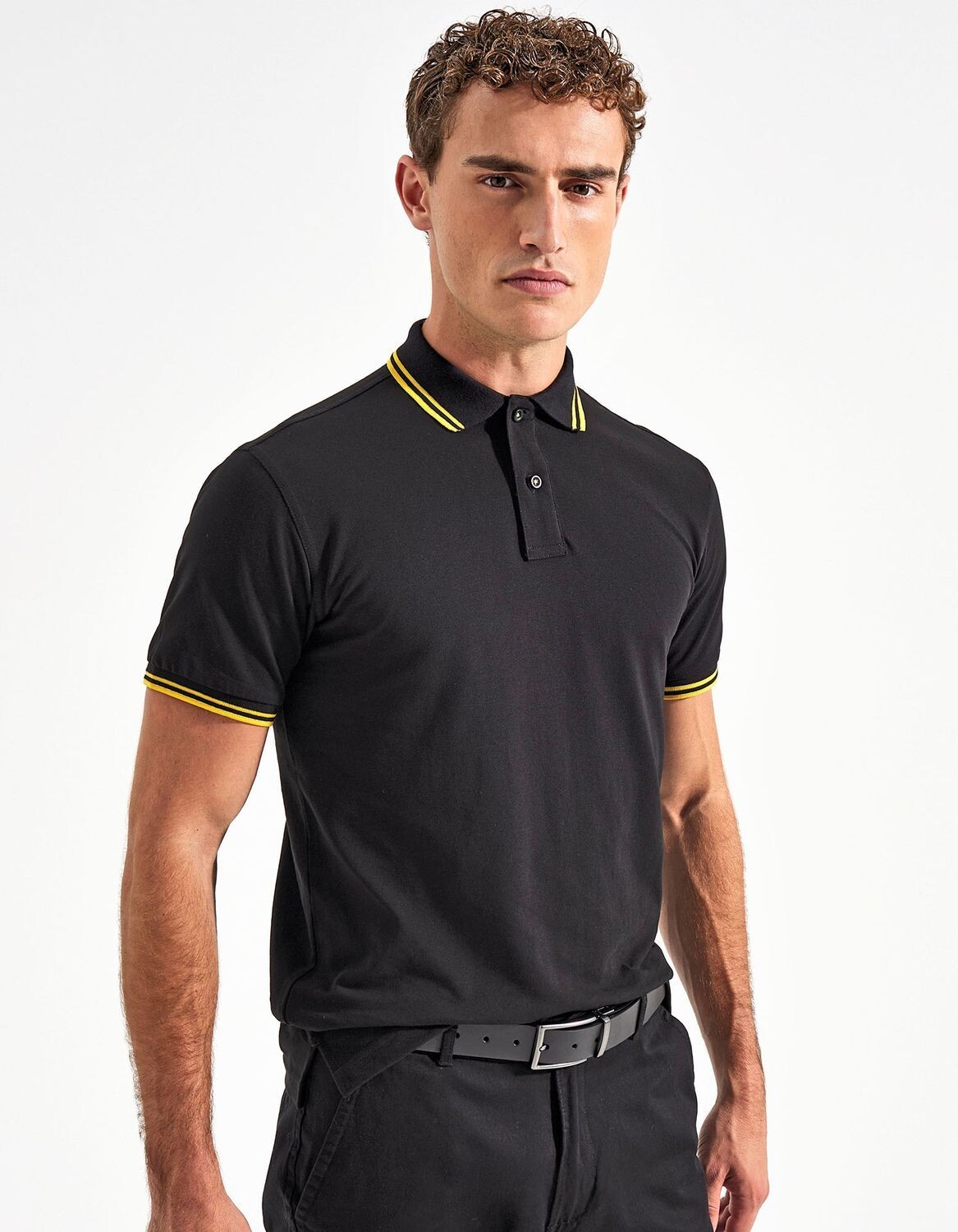 Polo da uomo dal taglio classico con punta