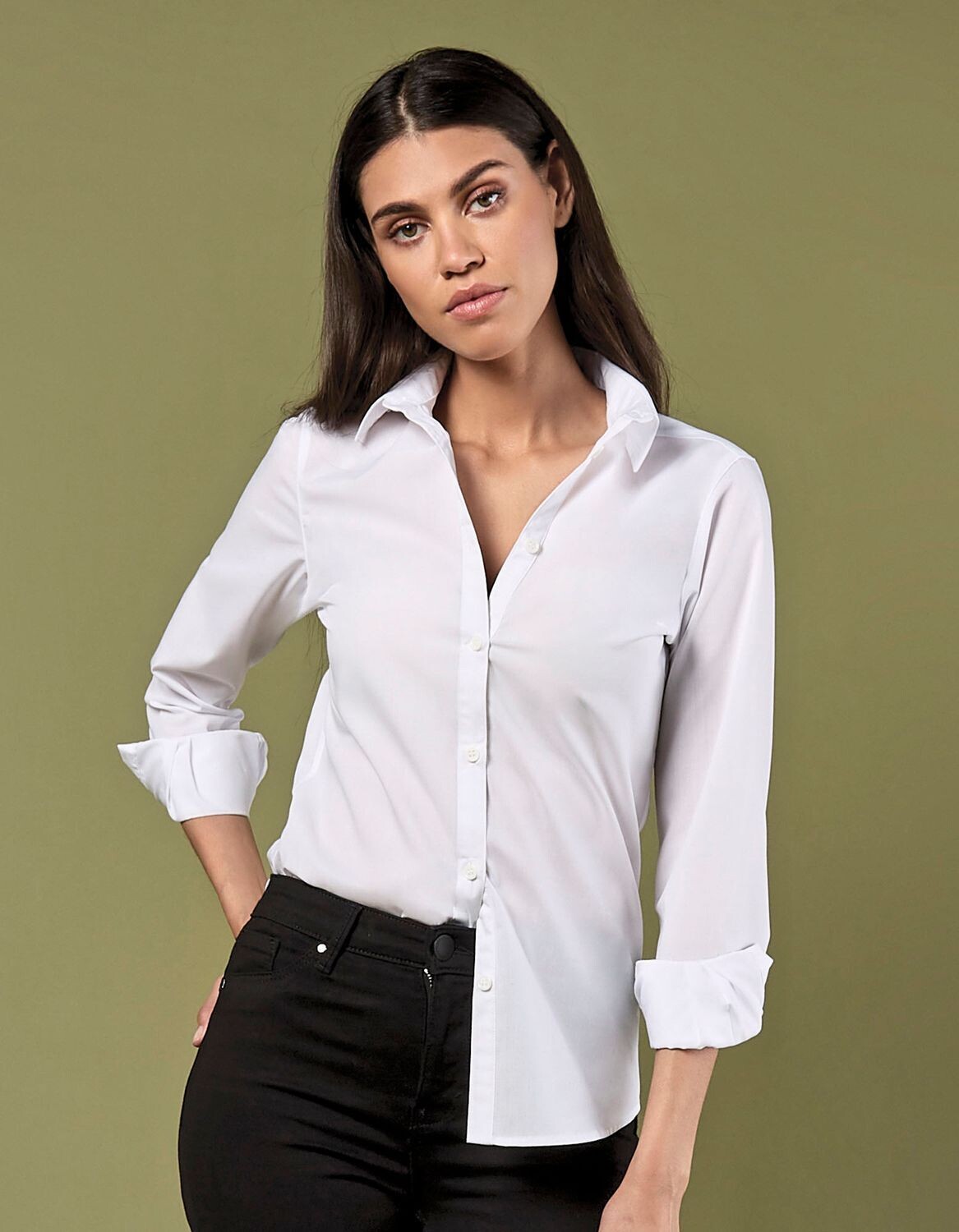 Camicia donna in popeline dal taglio sartoriale a maniche lunghe