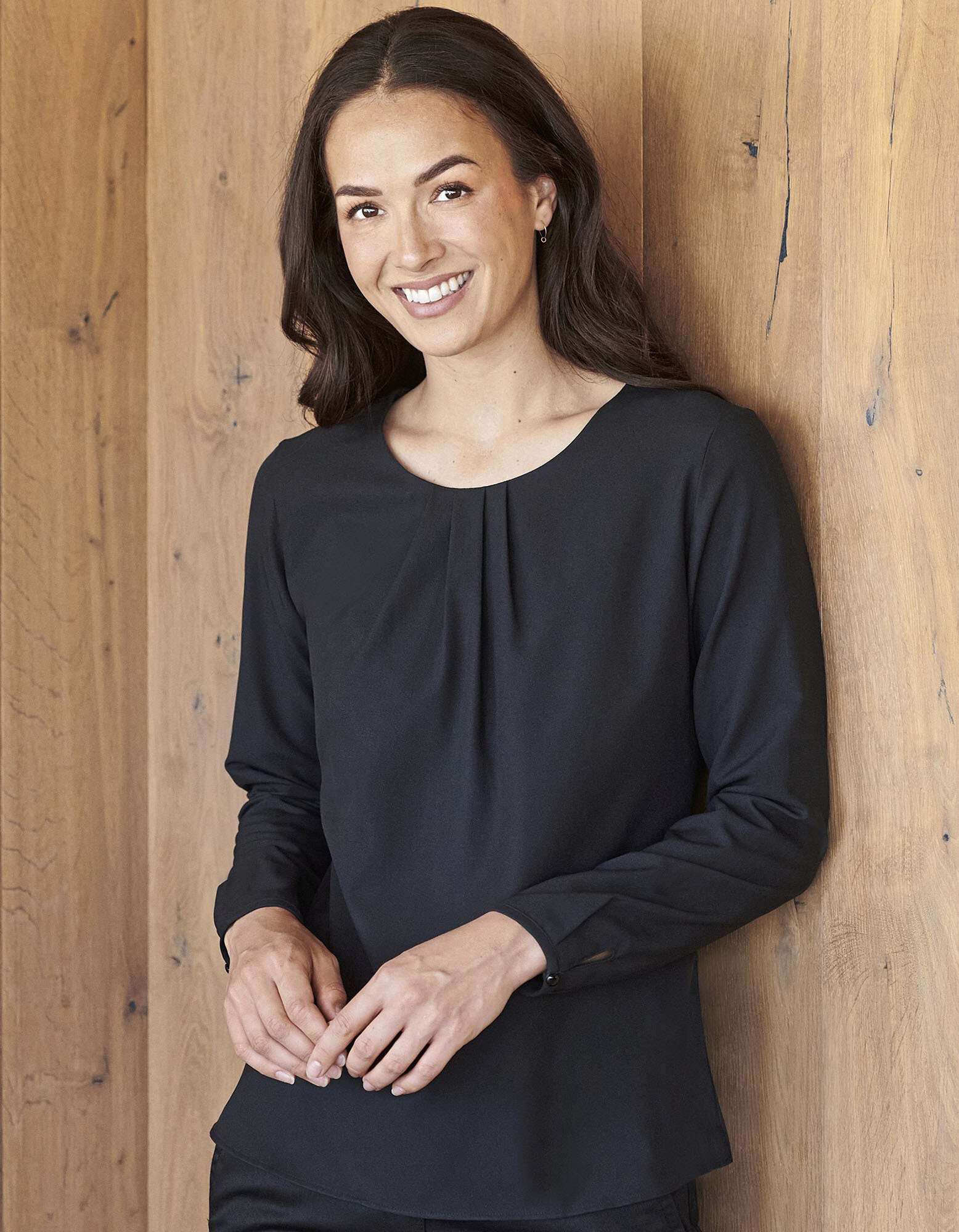 Ladies´ Pleat Front Long Sleeved Blouse