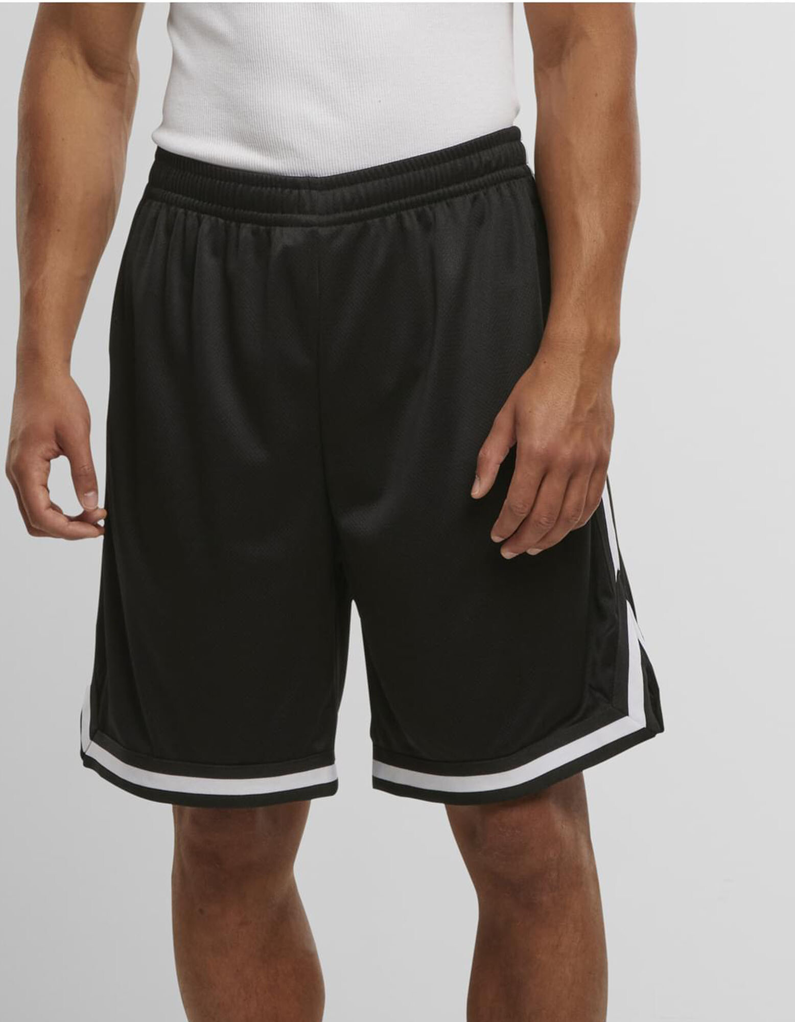 Two-tone mesh shorts