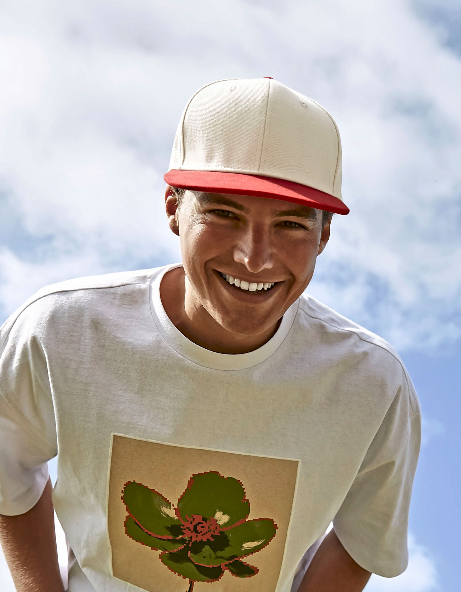 Cappello a 6 pannelli con visiera piatta a contrasto