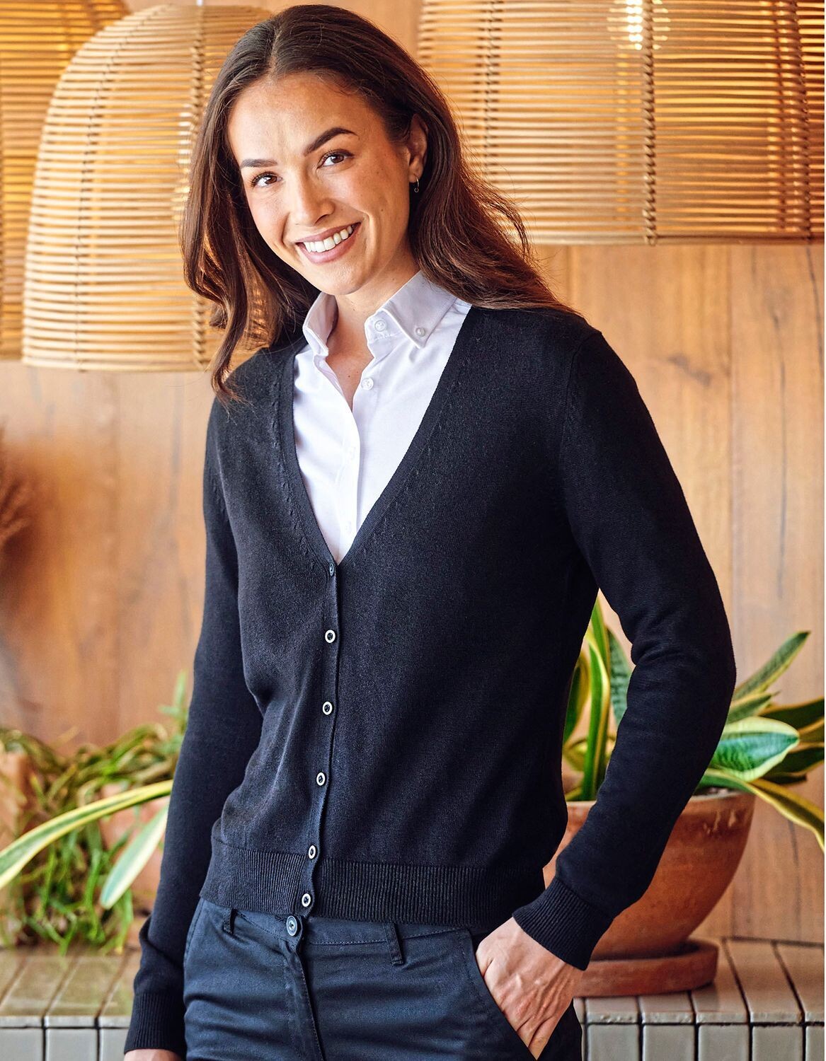 Cardigan corto leggero da donna con scollo a V
